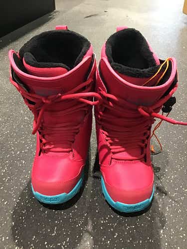 Used Thirtytwo Evolution Senior 6 Womens Snowboard Boots