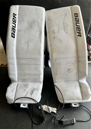 28" Bauer  Gsx JR Medium Goalie Leg Pads