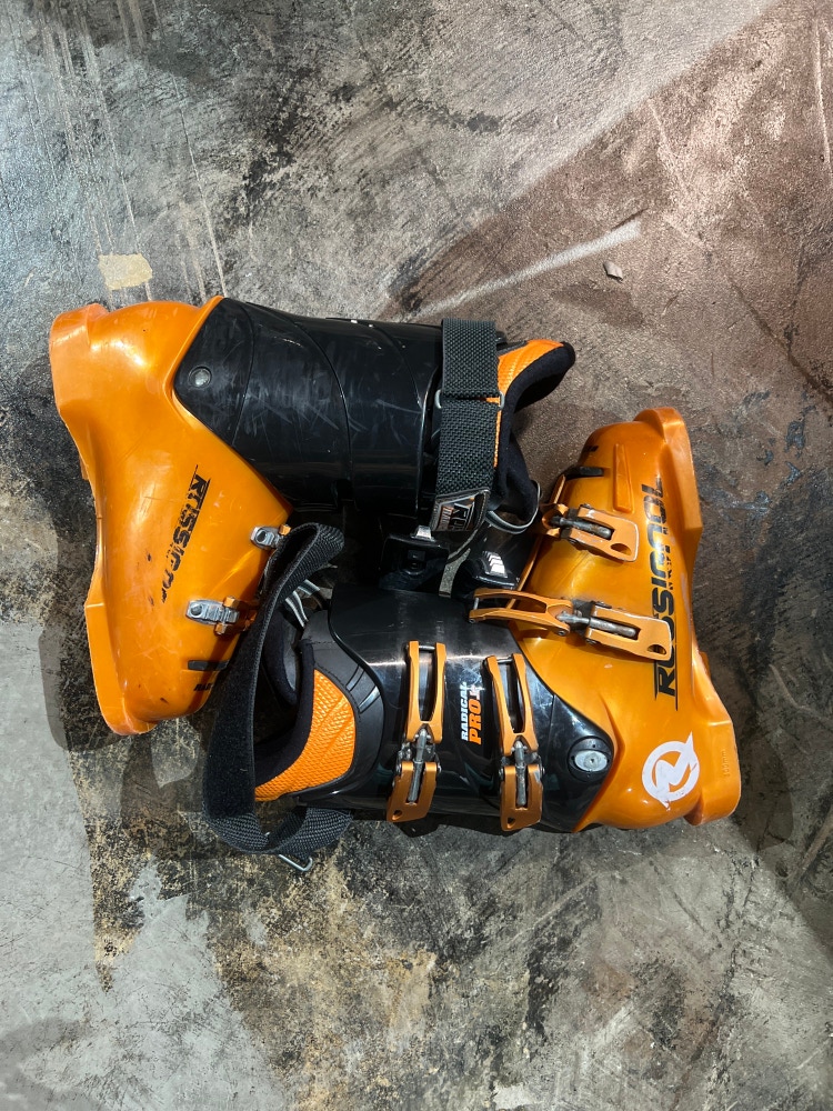 Used Rossignol Radical Pro Jr Ski Boots (Mondo 26 & mondo 26.5 300mm)