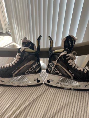 Intermediate CCM 6.5 AS-V Hockey Skates