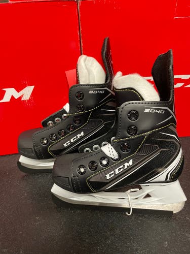 New CCM Tacks 9040 Hockey Skates Youth 10