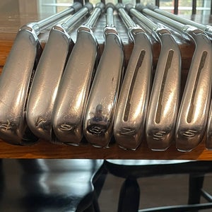 Men's Right Handed Regular Flex Graphite Shaft RSi 1 Iron Set