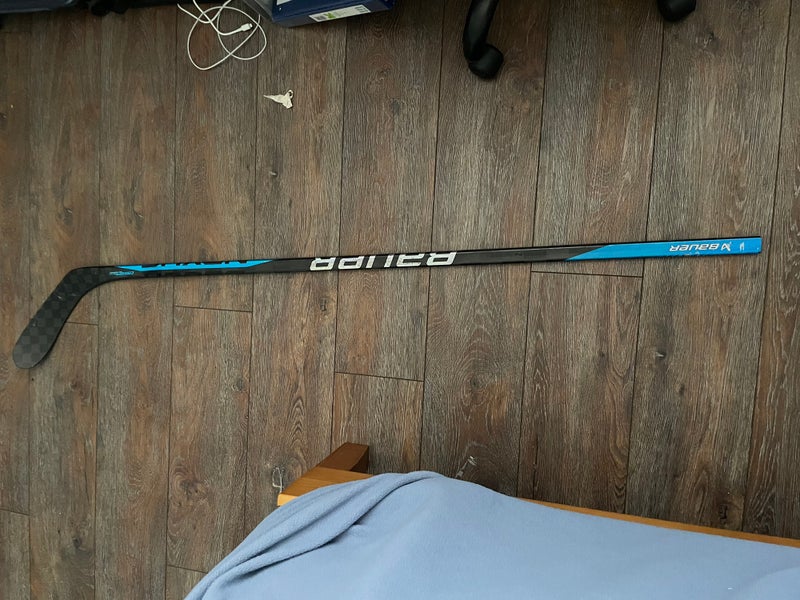 Intermediate Left Hand P28 Nexus Sync Hockey Stick