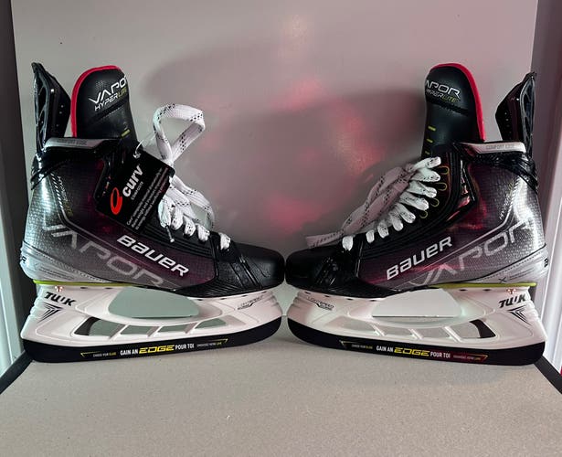 NEW Bauer Vapor Hyperlite Hockey Skates Size 7.5 Fit 2