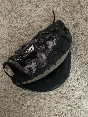 Used Right Hand Throw 10" Catcher's Glove