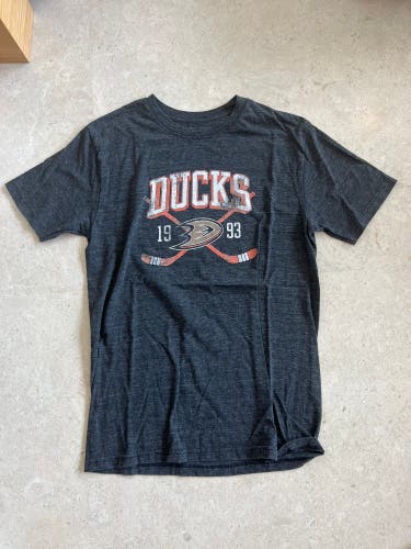 FANATICS Anaheim Ducks T-Shirt: Men’s Medium