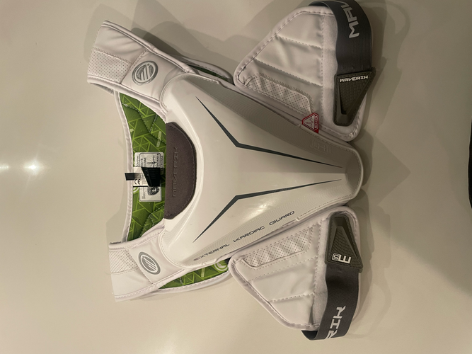 Adult Used Large Maverik M5 Shoulder Pads