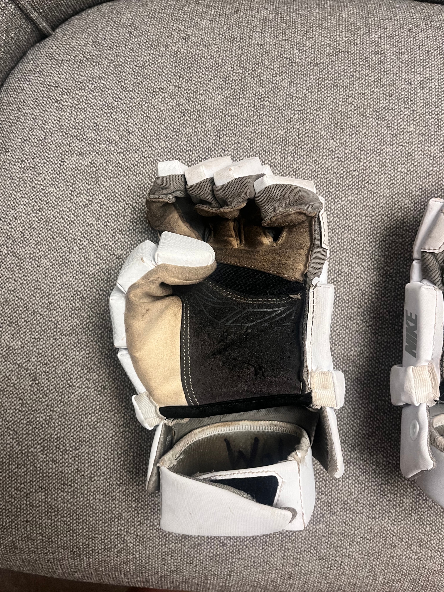 Used Player's Nike Vapor Lacrosse Gloves Medium