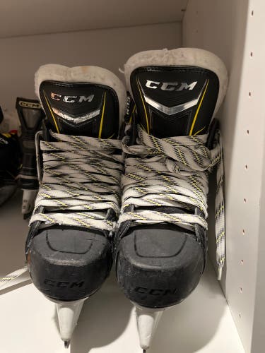 Used CCM Regular Width 6 Tacks 9080 Hockey Skates