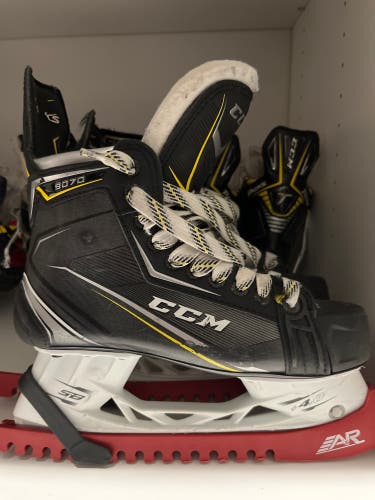 Used CCM Regular Width 7 Tacks 9070 Hockey Skates