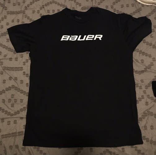 Bauer Hockey Logo Black T-Shirt New Without Tags