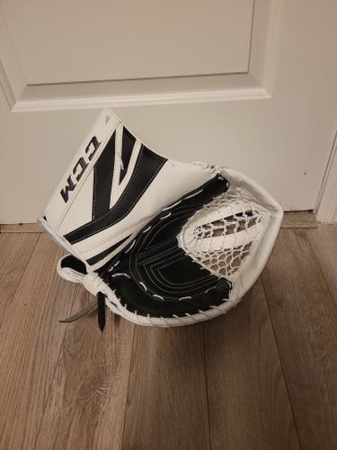 Used CCM Regular P2.9 590 Goalie Glove