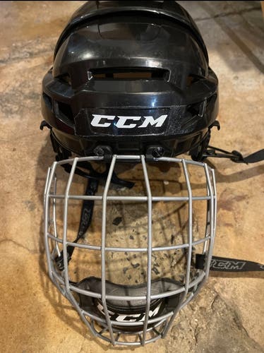 used CCM Vector V08 Helmet Large