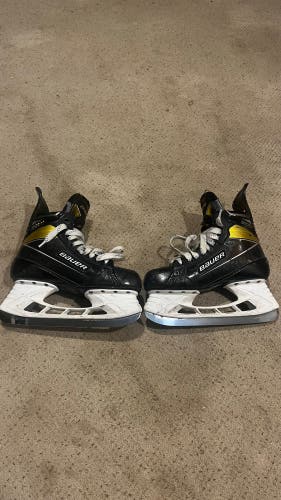 Senior Size 10 Bauer Supreme UltraSonic Hockey Skates