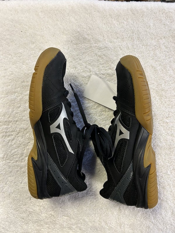 Used Mizuno Cyclone Speed Jr 2 Size 5 Volleyball Shoes