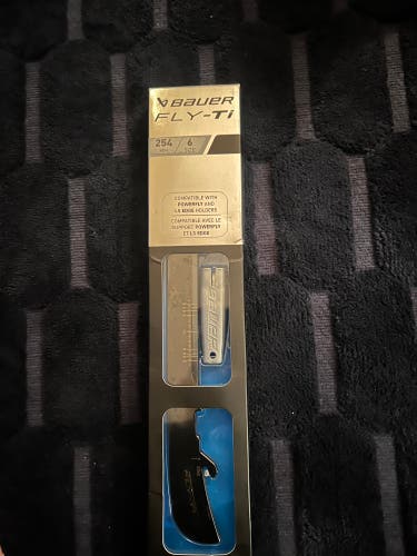 New Bauer 54 mm Fly-Size 6