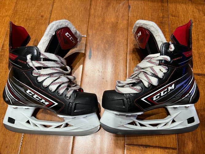 Junior Used CCM JetSpeed Shock Hockey Skates Regular Width Size 2