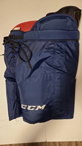 Senior New Medium Navy CCM HP45 NHL Pro Stock Hockey Pants