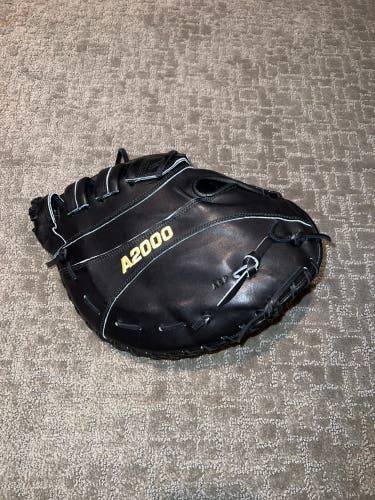 Right Hand Throw 11" A2000 Baseball Glove
