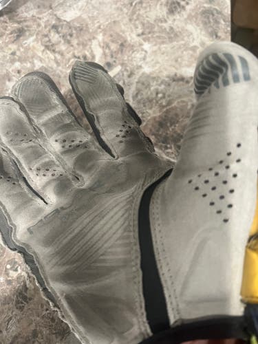 Used Player's Maverik Max Lacrosse Gloves 13"