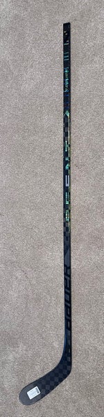 New Right Hand Bauer Ag5nt Hockey Stick