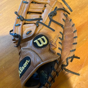 Used Right Hand Throw Wilson First Base A950 Baseball Glove 12"
