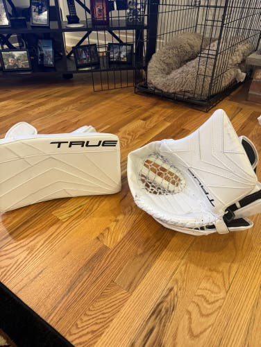 True Catalyst Goalie Blocker and Glove