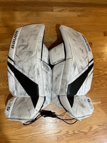 Small Bauer Supreme S27 Goalie Leg Pads