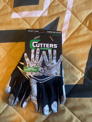 Cutters Game Day Elite Benjamin’s Receivers Gloves Adult SM/MD
