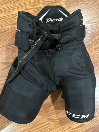 Youth Large CCM  Tacks Hockey Pants