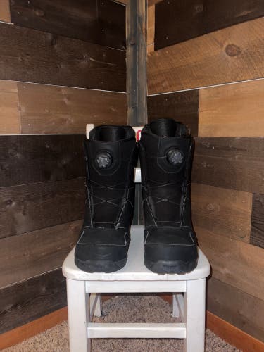Men's Size 9.5 (Women's 10.5) Thirty Two STW BOA Snowboard Boots