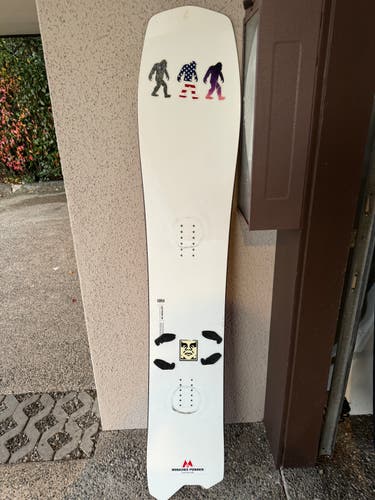 Used Men's Korua Asytoni Snowboard All Mountain Without Bindings Stiff Flex Directional