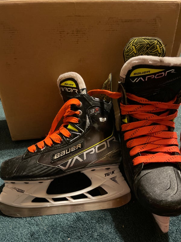 Junior Used Bauer Vapor 3X Hockey Skates Extra Wide Width Size 3