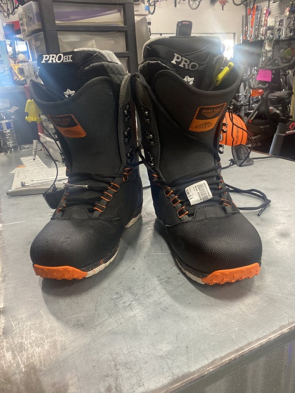 Used Rome Bodega Lace Senior 8 Men's Snowboard Boots