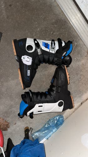 Used All Mountain Stiff Flex First Chair 10 Ski Boots