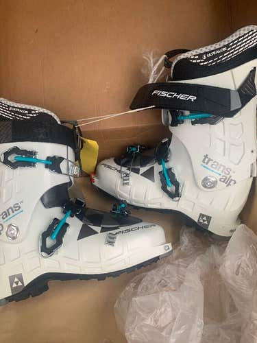 NEW Fischer Ski Boots Women's Transalp TS Ski Boots size 26.5 mondo US 9.5