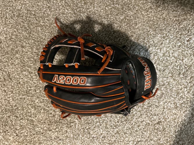 2023 Infield 11.5" A2000 Baseball Glove