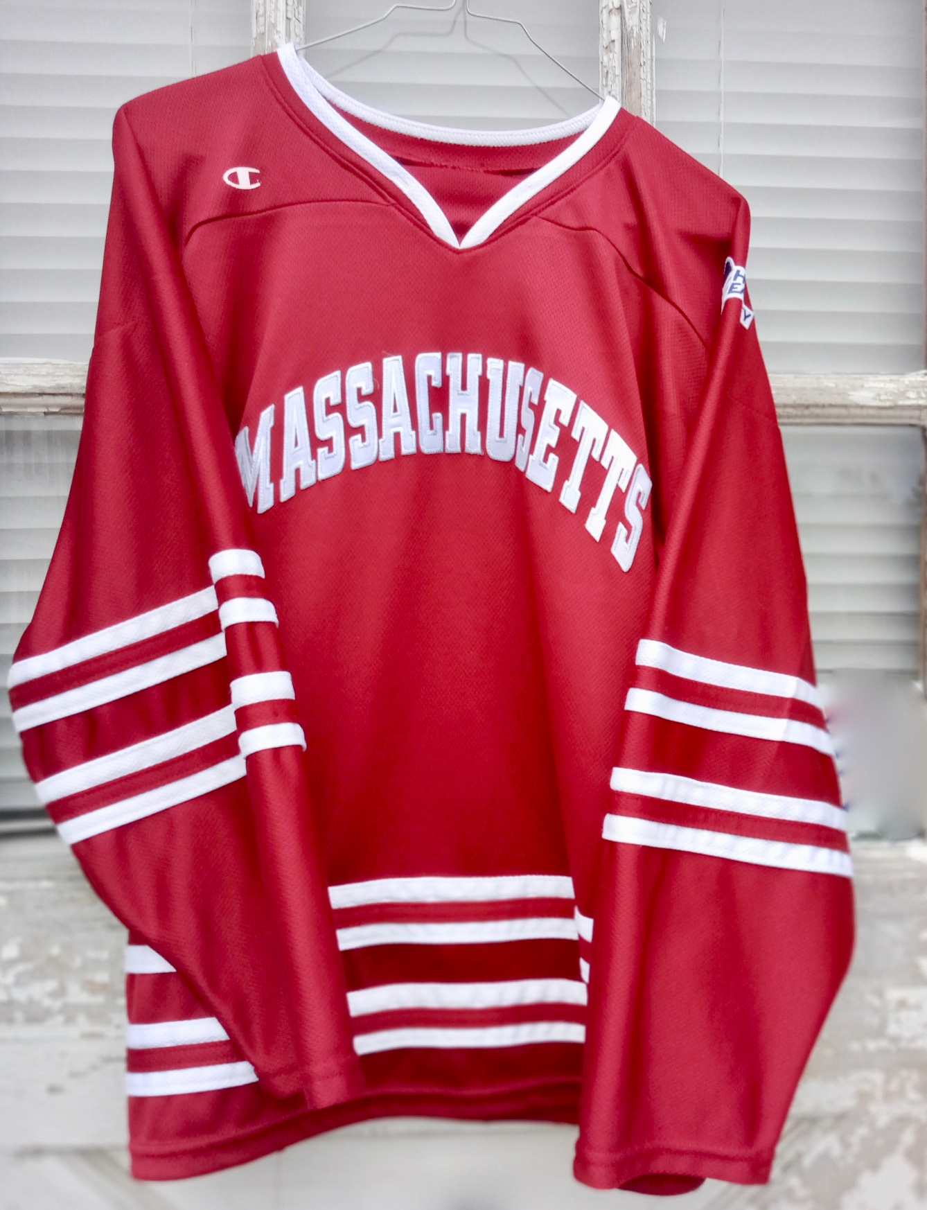 Youth Large UMass Amherst Minutemen Hockey Jersey ca. 2013 Maroon Champion