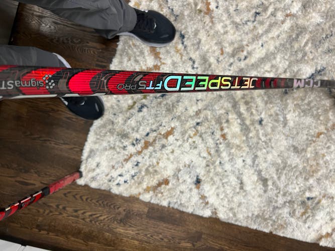 CCM Intermediate Right Handed P29 JetSpeed FT5 Pro Hockey Stick