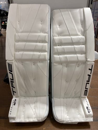 33" True  9x3 Goalie Leg Pads