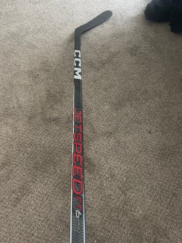 Senior Right Handed P29  JetSpeed FT6 Pro Hockey Stick