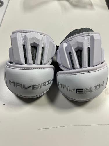 NWT Maverik Max Elbow Pads White Large