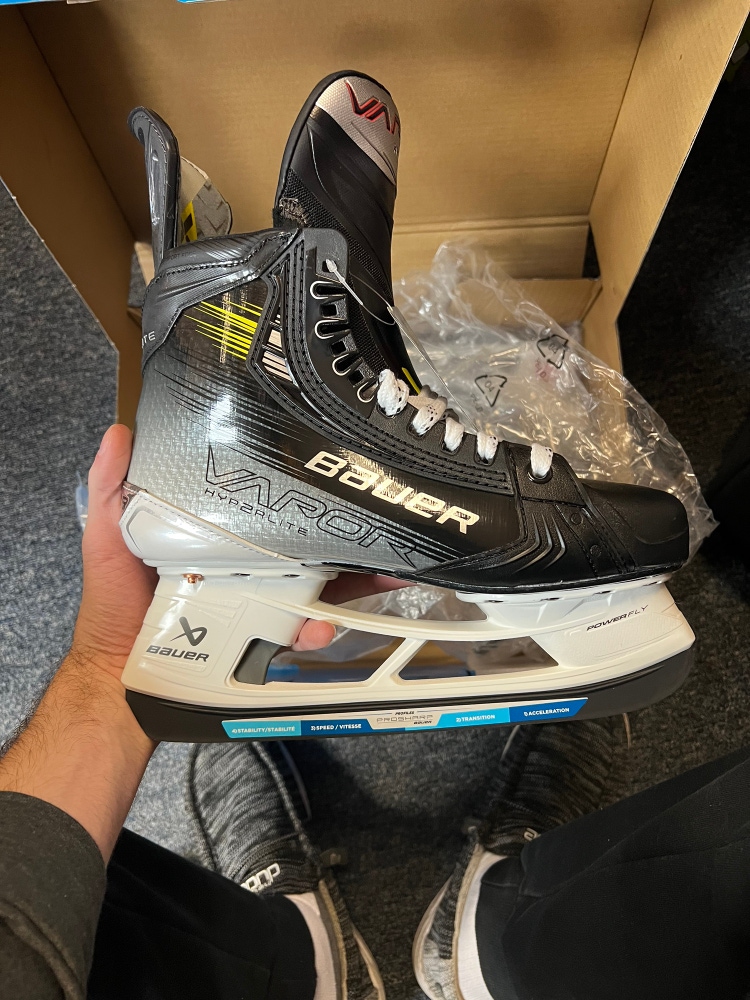 New Bauer  Vapor Hyperlite 2 Hockey Skates