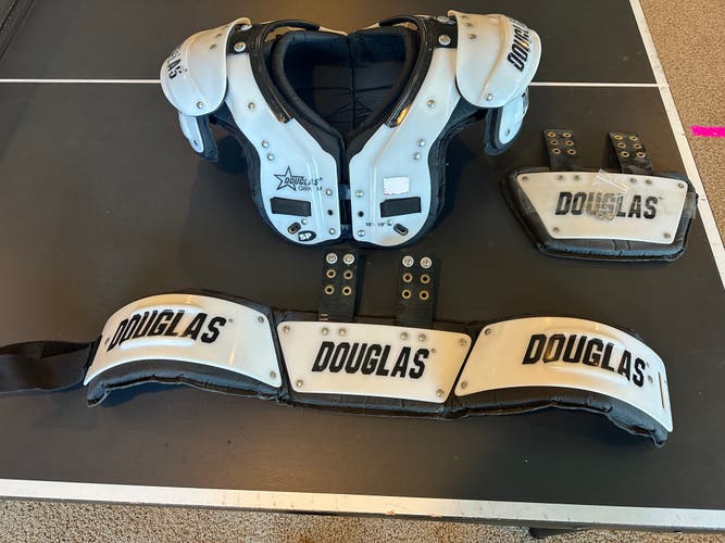 Used Adult Medium Douglas QBK Shoulder Pads