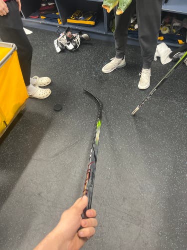 Senior Right Handed P92  Vapor Hyperlite 2 Hockey Stick