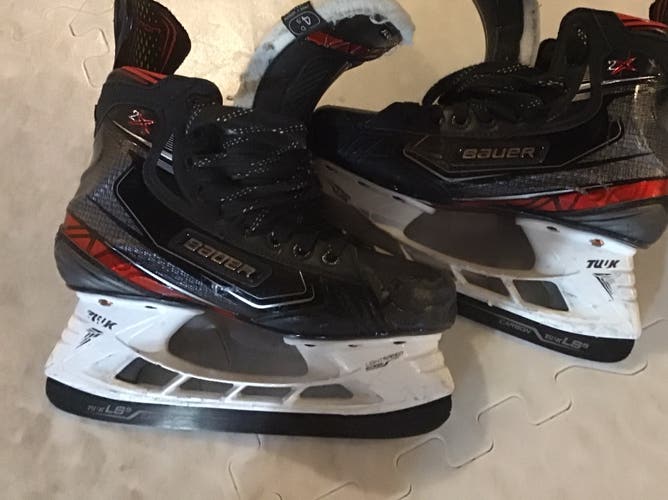 Used Bauer Regular Width Size 4.5 Vapor 2X Hockey Skates