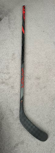 Senior Right Handed P92M Pro Stock Vapor FlyLite Hockey Stick