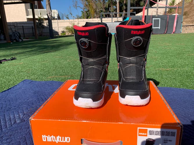 Thirty Two Kids Size 4 Crab Grab Kids Snowboard Boots
