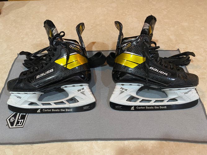 Junior Used Bauer Supreme UltraSonic Hockey Skates Regular Width Size 5