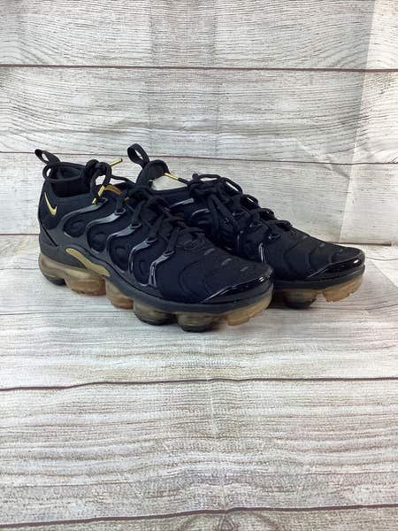 AUTHENTIC Nike AIR VAPORMAX Plus Black Metallic Gold CW7299  display picture 1